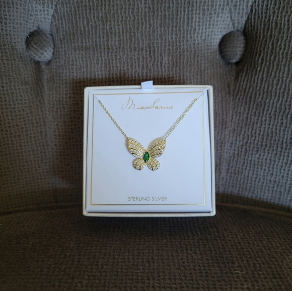 ✨️HP✨️ Mia Sarine Stationary Butterfly🦋 Necklace - Picture 15 of 16